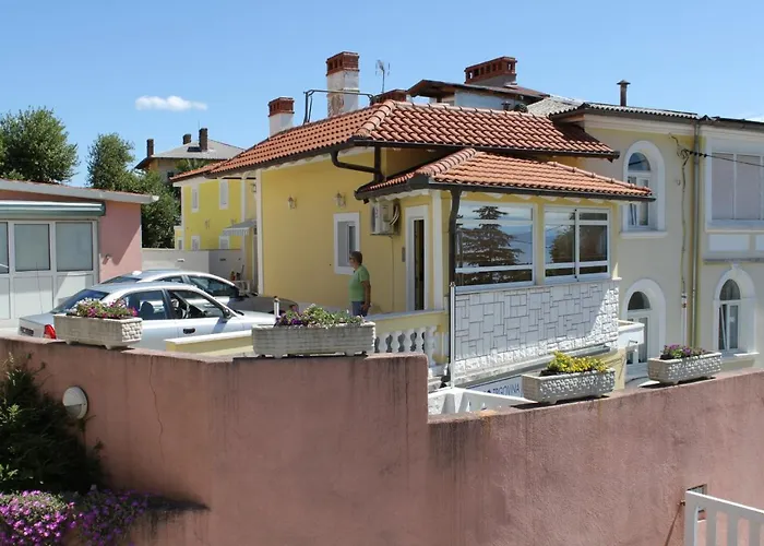 Apartman With A Parking Space - 7844 Abbázia